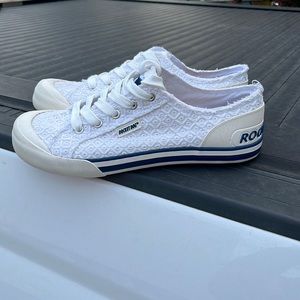 Rocket Dogs White and blue size 9 New